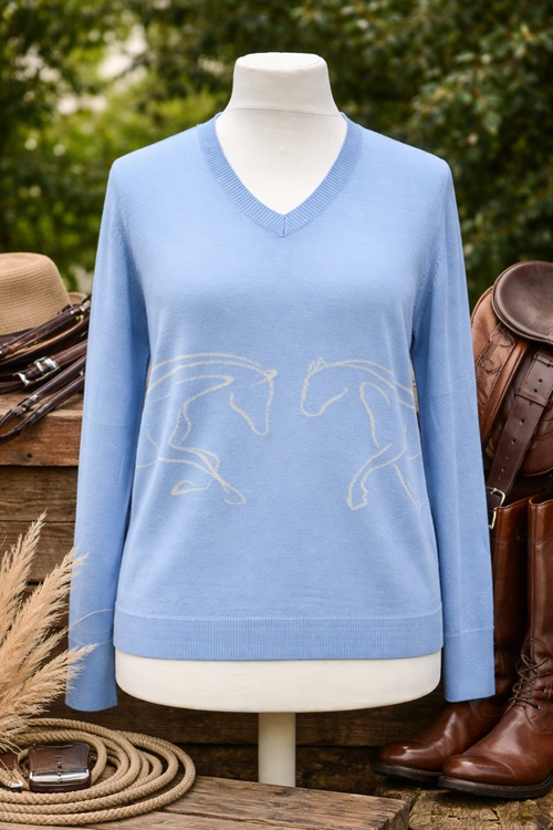 V-Pullover by Runedal - Zeitlose Eleganz trifft Reitkultur