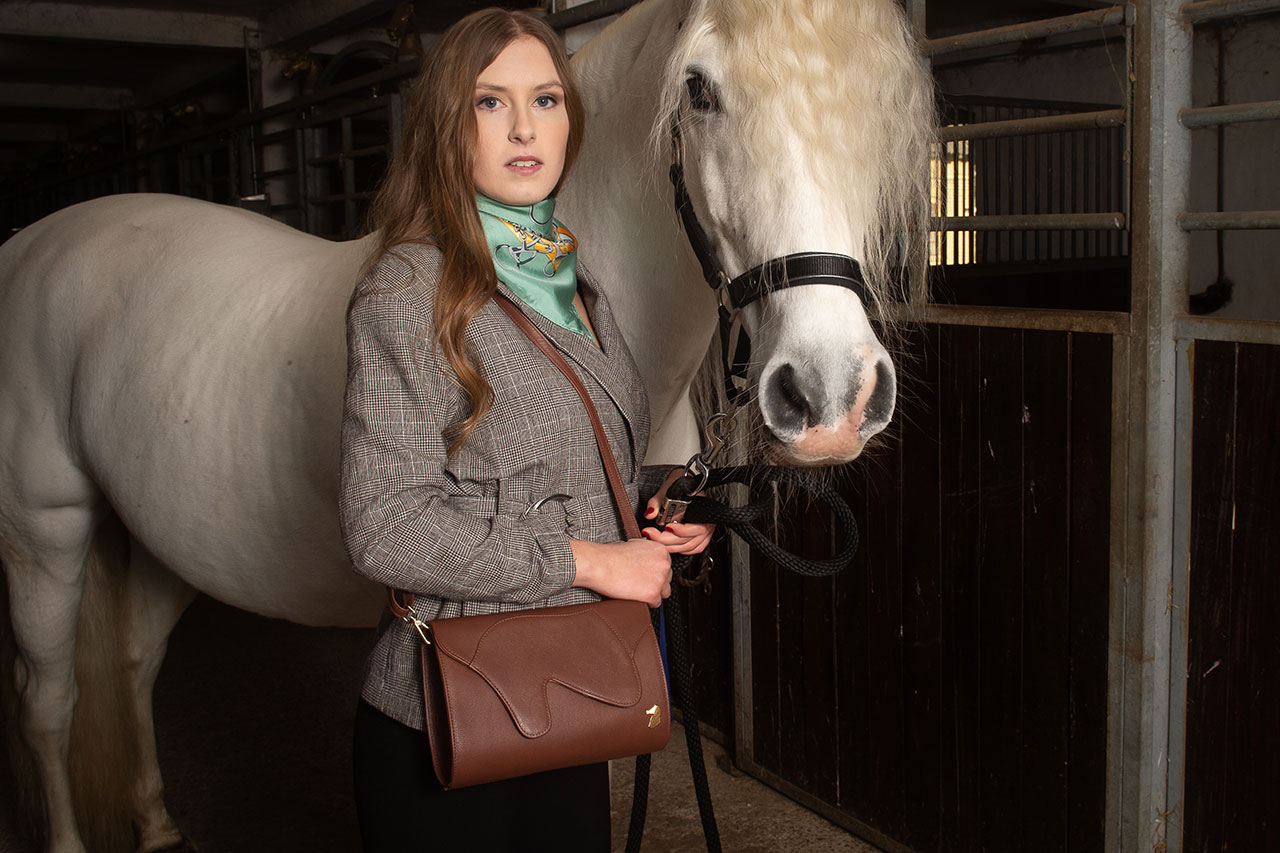 Desori Lederhandtasche "FLAT DOH", braun