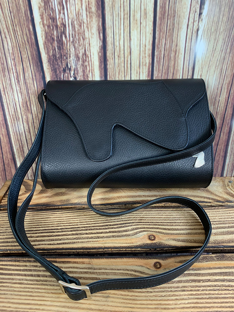Desori Lederhandtasche "FLAT DOH", schwarz