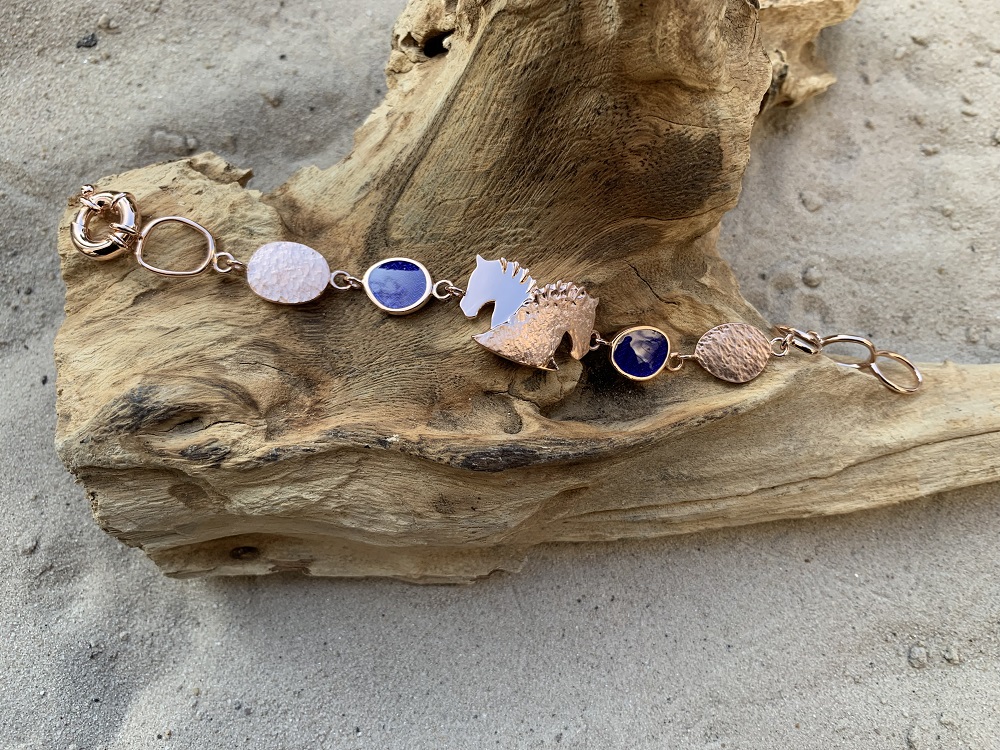 Armband by Runedal, rosé gold mit blauen Zirkonia