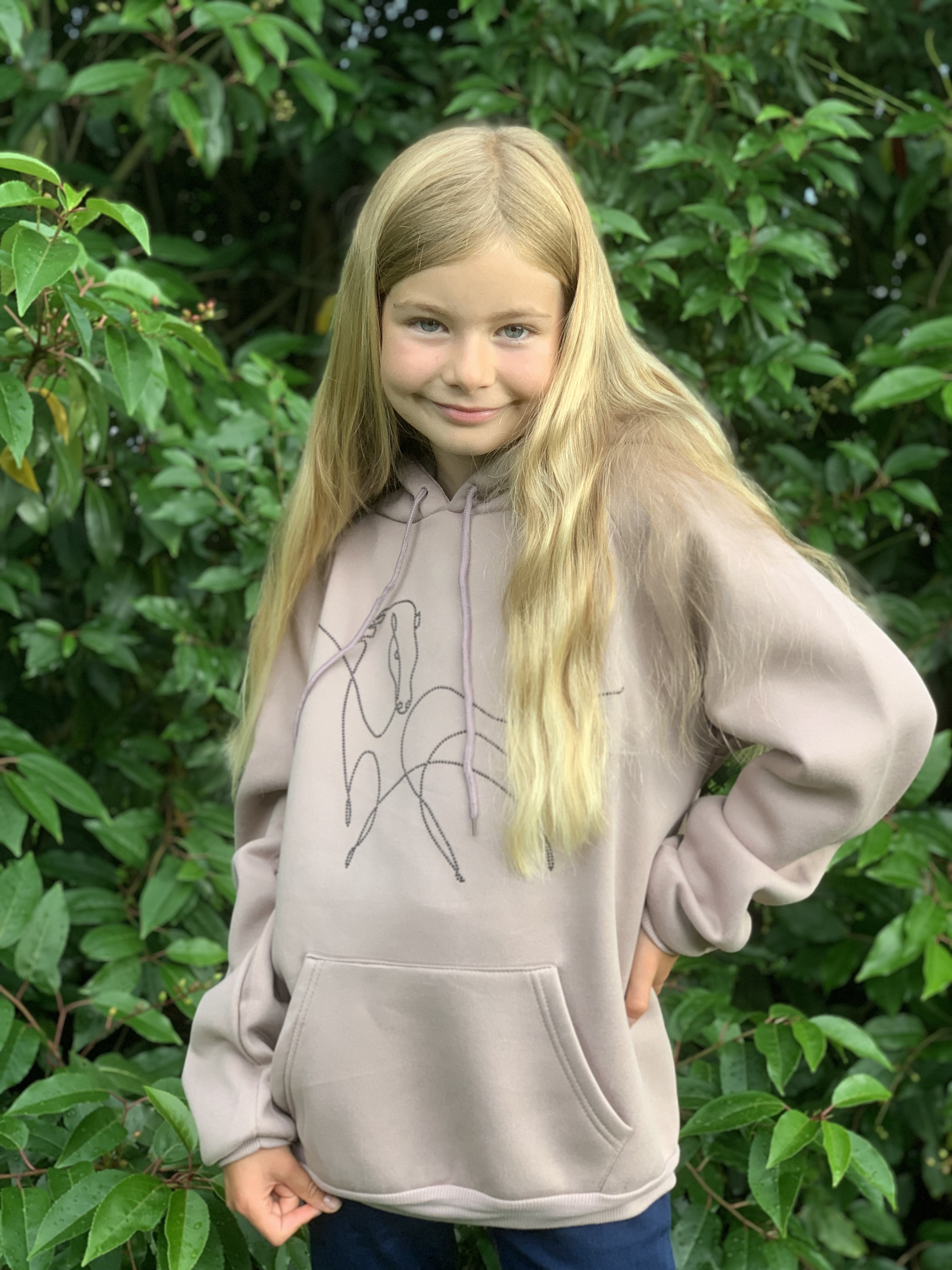 Hoodie by Runedal - rosa